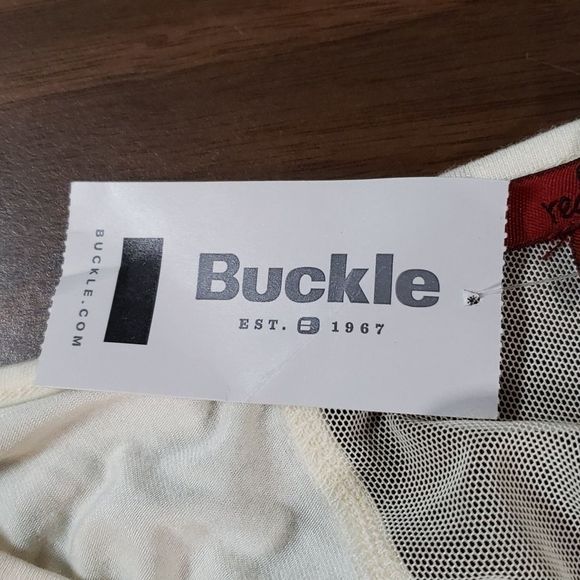 NEW Buckle BKE Red ¾ Sleeve V-Neck Top Shirt Blouse with Mesh Inset‎ Small - Picture 7 of 7